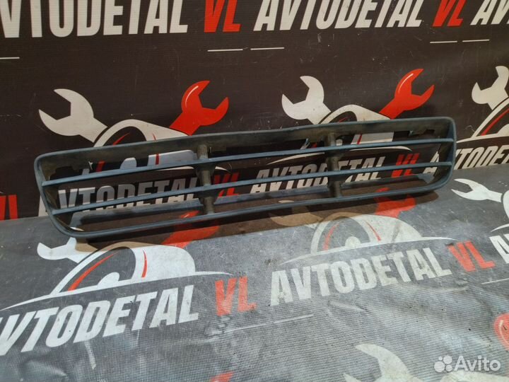Решетка бампера нижняя Volkswagen jetta 4
