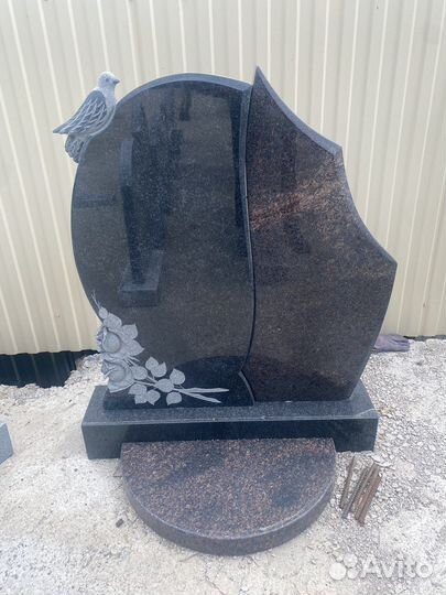 Памятники из природного камня