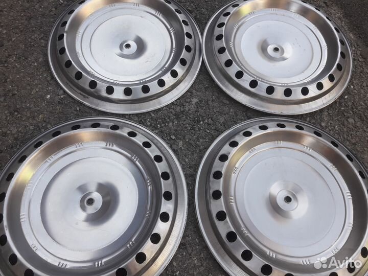 Газ 24 31029 волга колпаки и другие запчасти