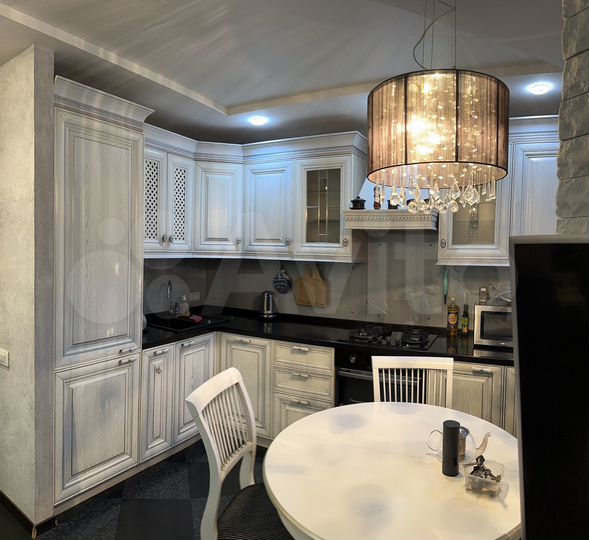 3-к. квартира, 100 м², 6/9 эт.