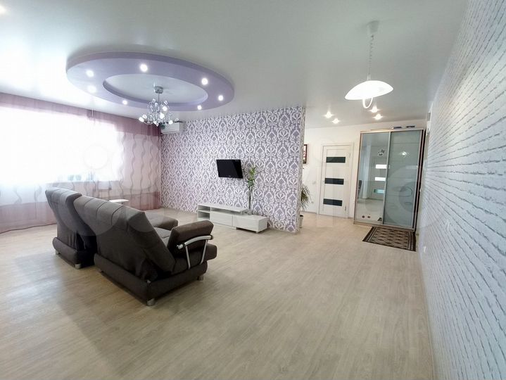 3-к. квартира, 94 м², 14/18 эт.