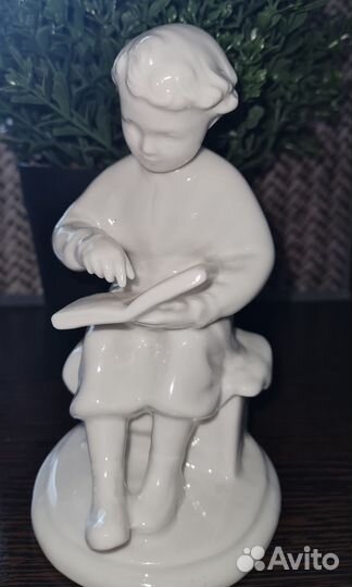 Фарфоровые статуэтки СССР юный Ленин
