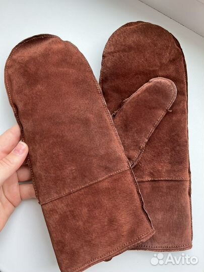 Варежки из замши