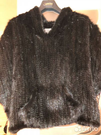 Жилетка с капюшоном норковый вязаный
