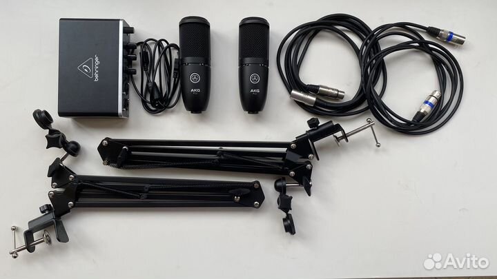 Комплект AKG P120 и Behringer UMC202HD