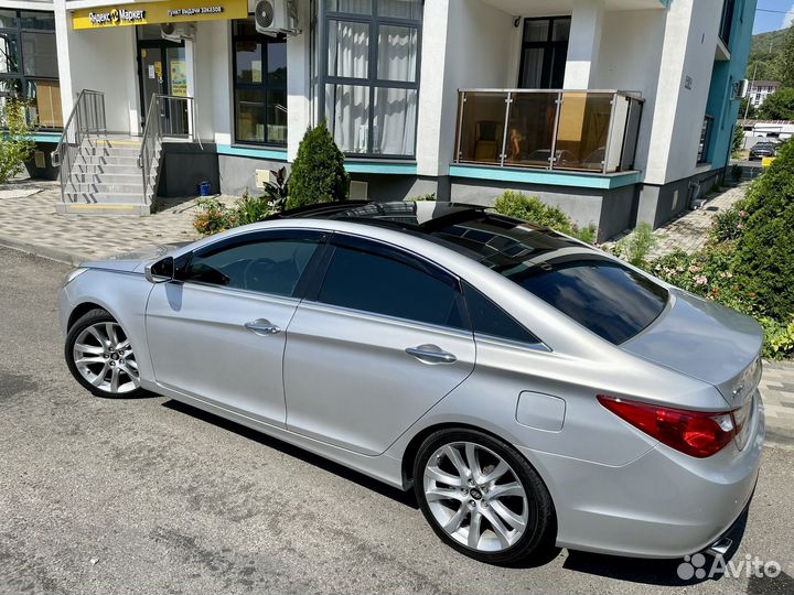 Hyundai Sonata 2.0 AT, 2011, битый, 187 000 км