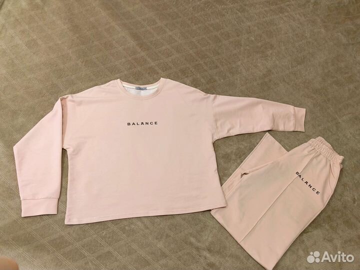 Трикотажный спортивный костюм женский 46/48