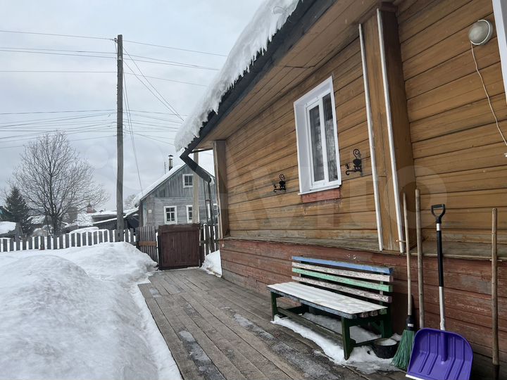 Дом 52 м² на участке 8 сот.