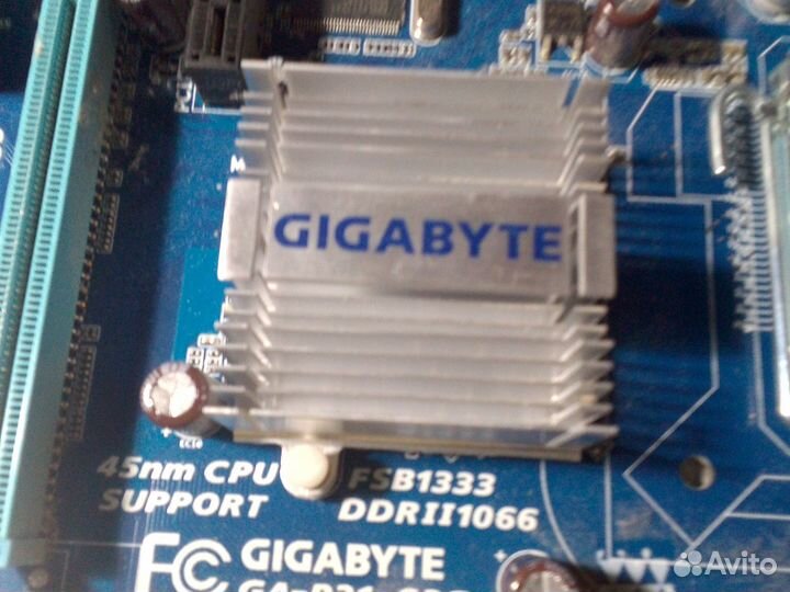 Материнская плата с процессором и памятью