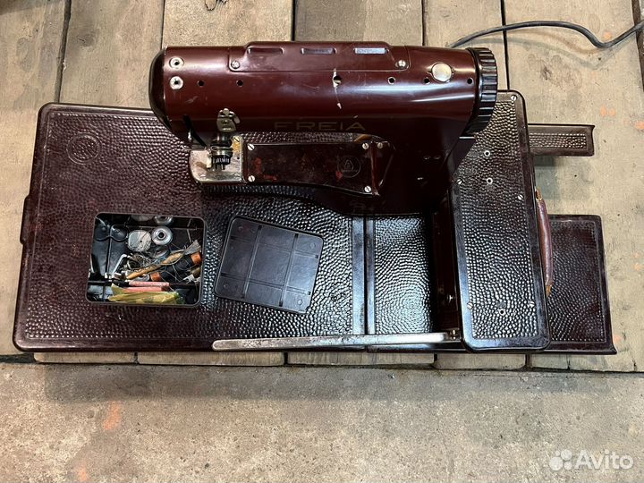 Швейная машина freia