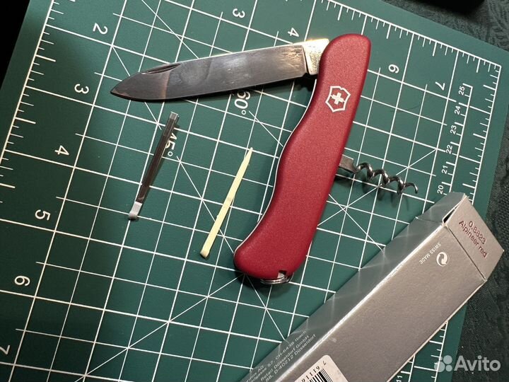 Victorinox alpineer