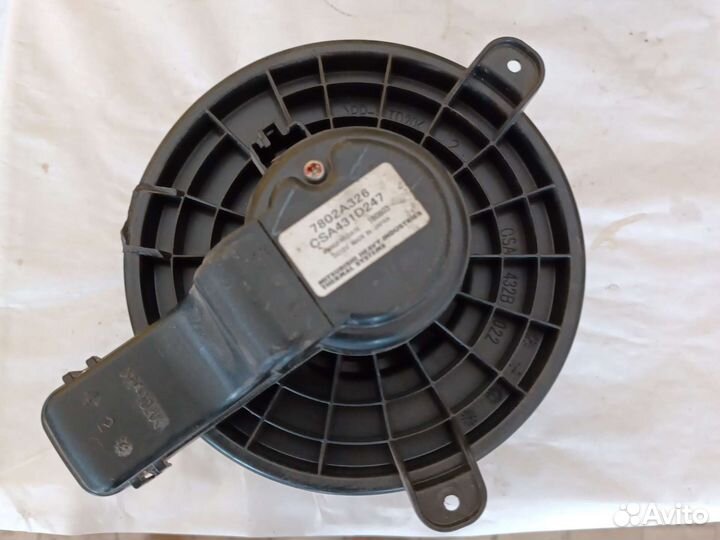 Мотор печки отопителя Мицубиси Аутлендер 3