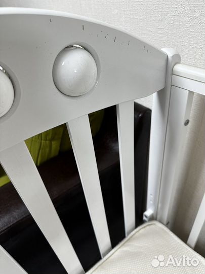 Детская кроватка маятник + матрас + белье
