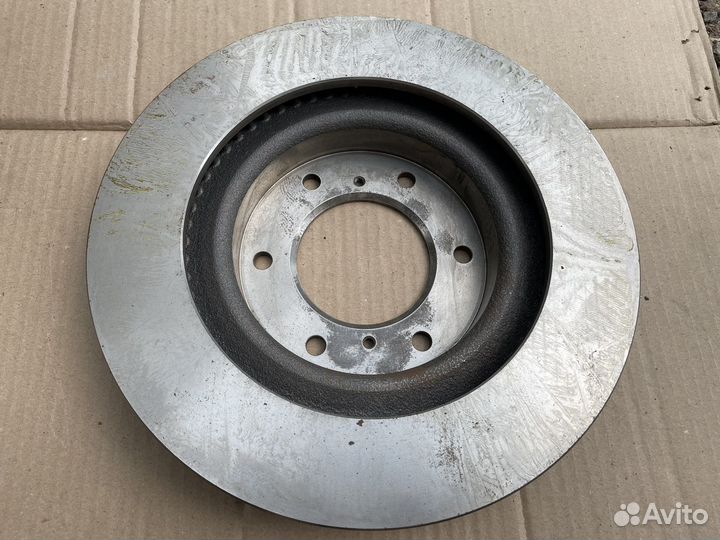 Передний тормозной диск Mitsubishi pajero IV 06