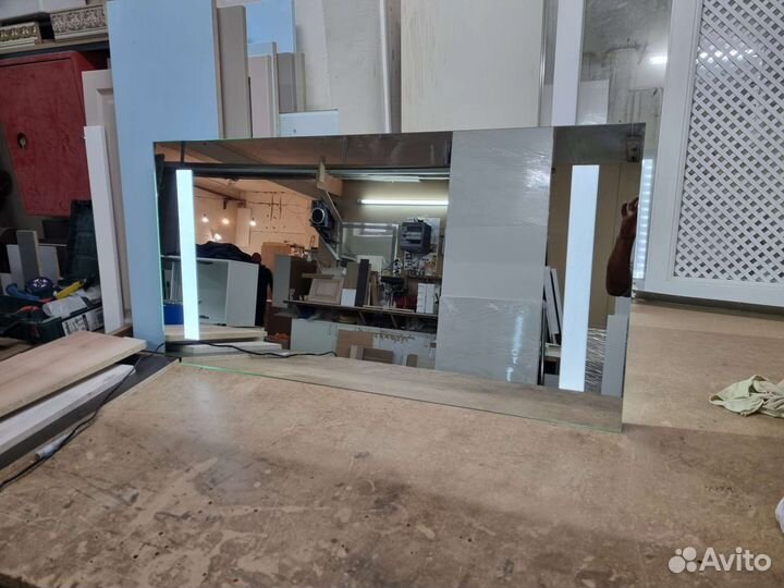 Зеркало с подсветкой для ванной