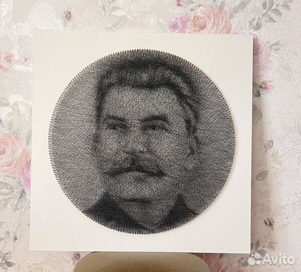 Картина из нитей