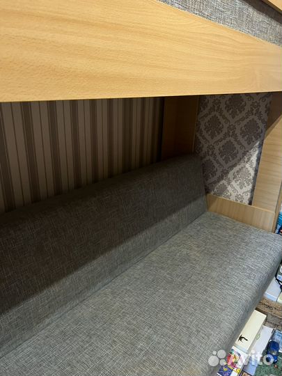 Кровать двухьярусная