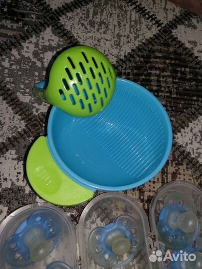 Бутылочки, поильники, ниблер, посуда для прикорма