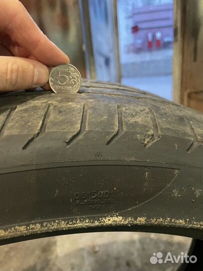 Pirelli P Zero 285/35 R21