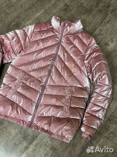 Куртки и жилеты на девочку