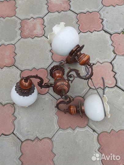 Две люстры потолочные