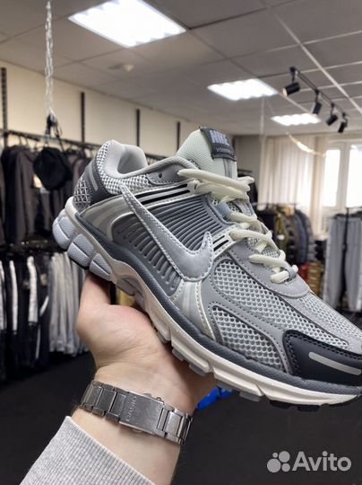 Кроссовки Nike Air Zoom Vomero 5