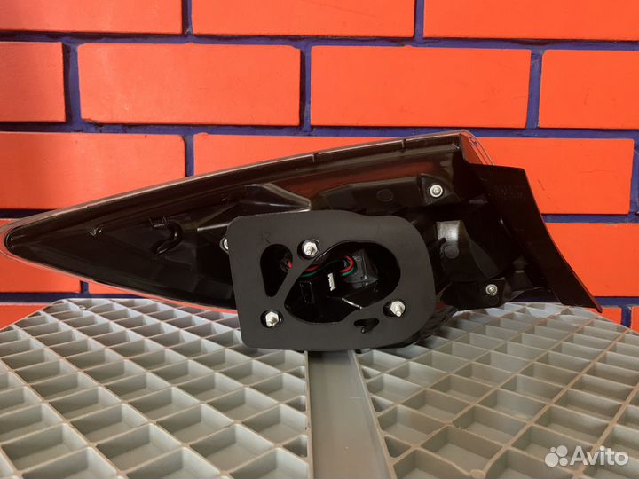 Фара задняя правая наружняя Мазда 6