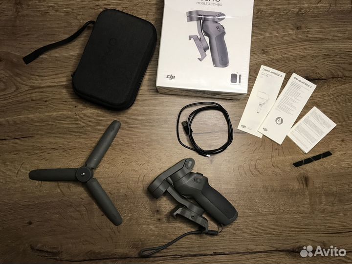 Стабилизатор DJI Osmo Mobile 3 Combo