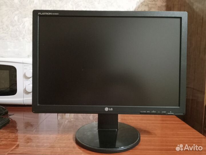 Монитор LG Flatron W1942S-BF