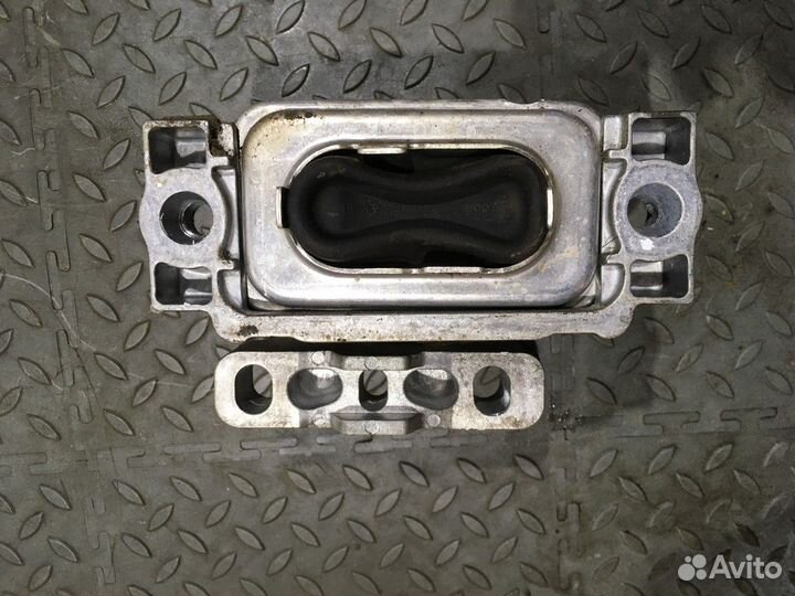 Опора двигателя правая (Volkswagen Tiguan)