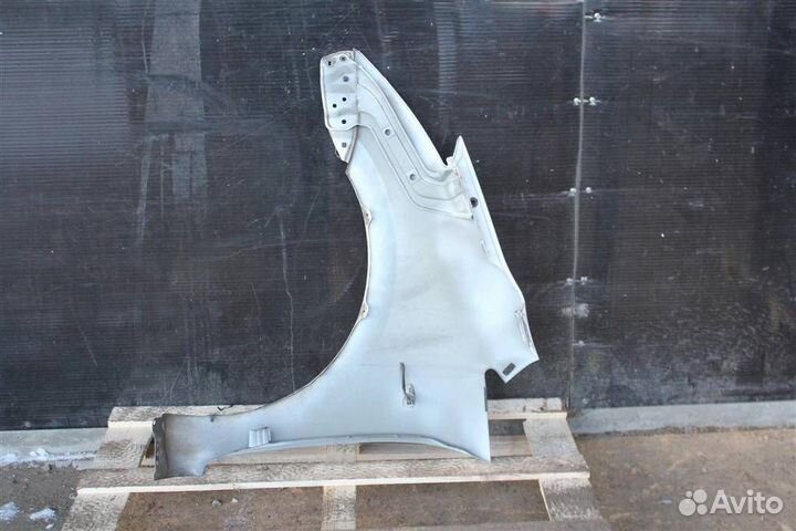 Крыло переднее правое toyota wish