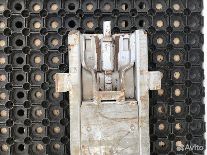 438701 Стойка межбортовая боковая