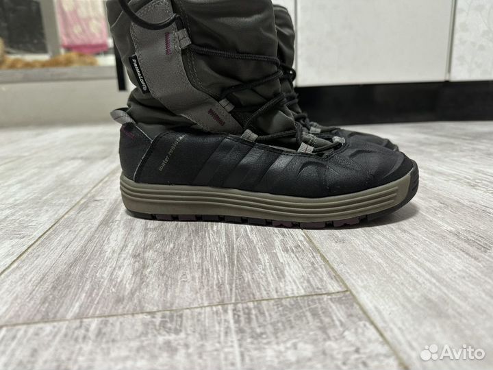 Женские зимние ботинки adidas