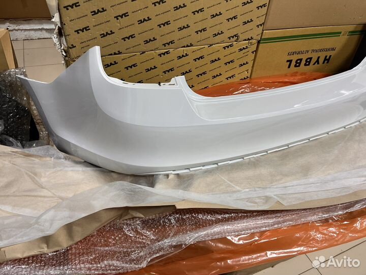Бампер задний Skoda rapid цвет белый