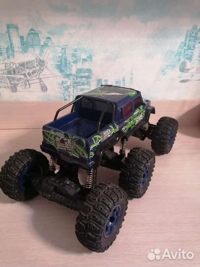 Машина на радиоуправлении внедорожник