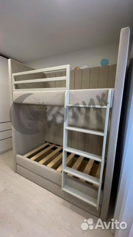 Двухъярусная кровать с мягкими спинками