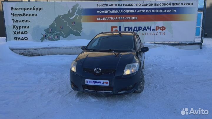 Уплотнитель стекла двери задней правой Toyota Auri