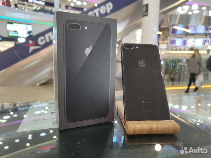 iPhone 8 Plus, 64 ГБ