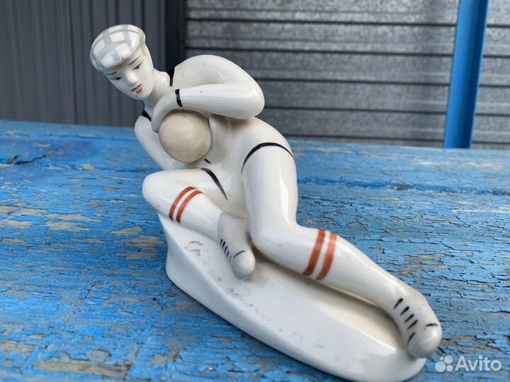 Фарфоровые статуэтки футболист