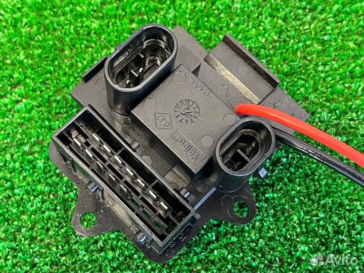 Реле отопителя Renault Clio