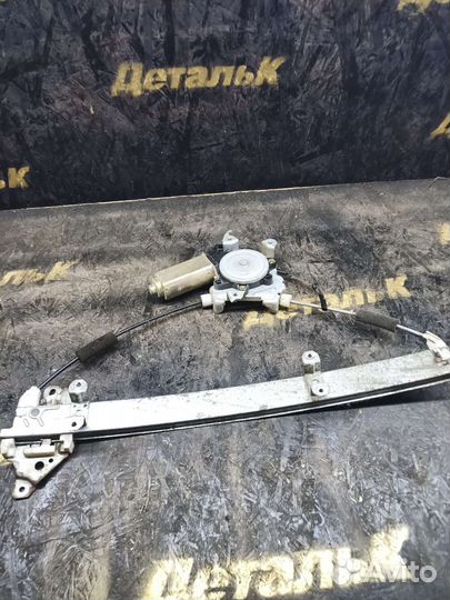 Стеклоподъемник задний правый Nissan Bluebird U14