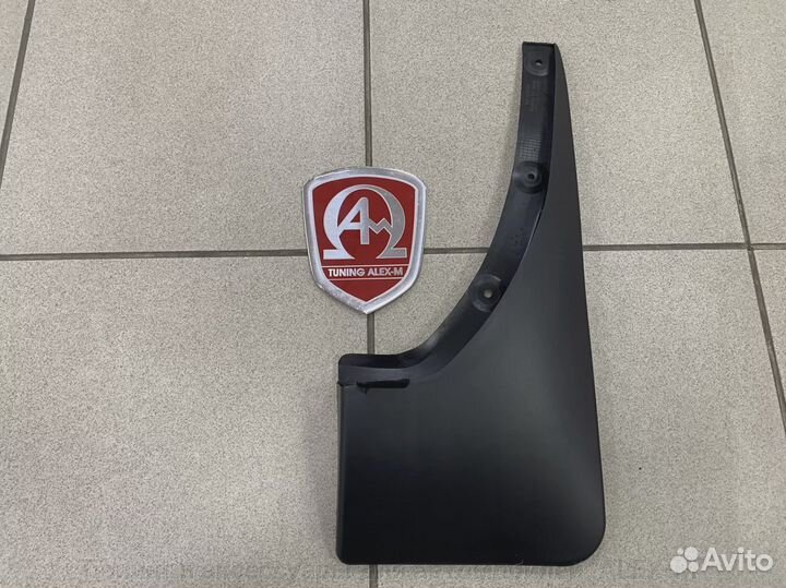 Брызговик задний правый Toyota Rav-4 2006-2012