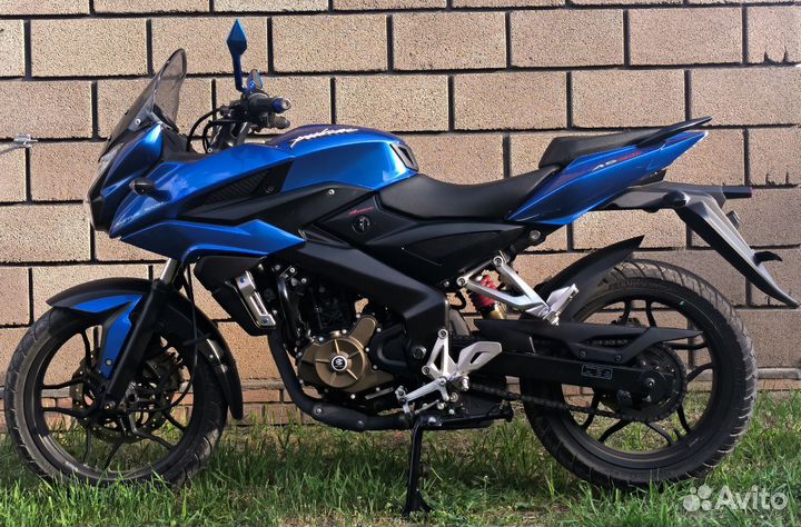Bajaj Pulsar AS200