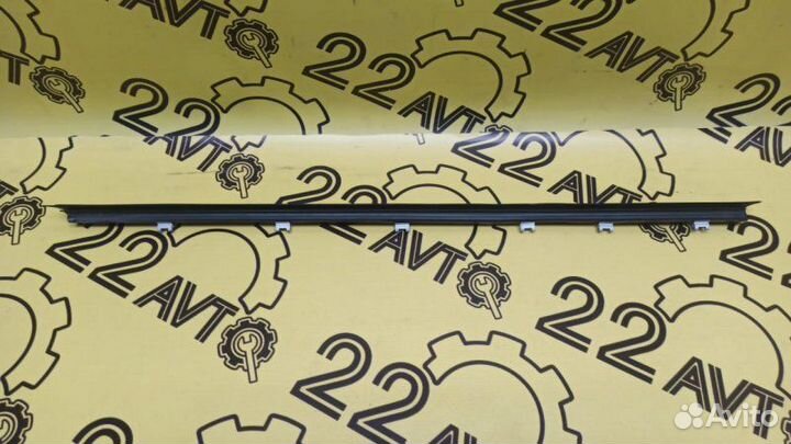 Молдинг стекла (на дверь) передний правый Bmw 525I