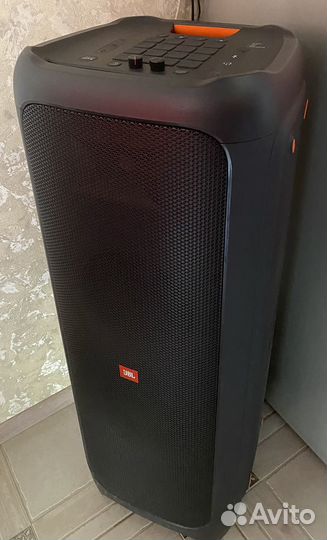 Профессиональная колонка JBL