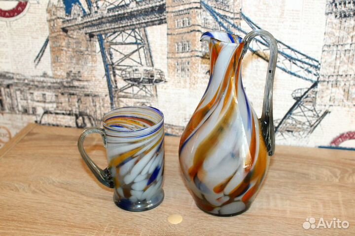 Кувшин и кружка из цветного стекла