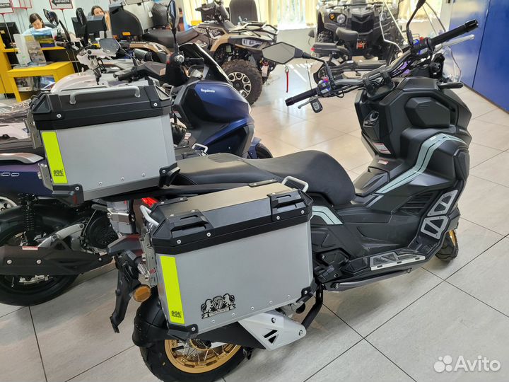 Regulmoto-XDV-adventure-300