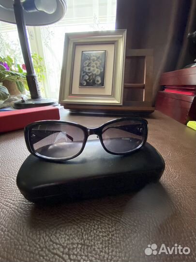 Солнцезащитные очки женские брендовые