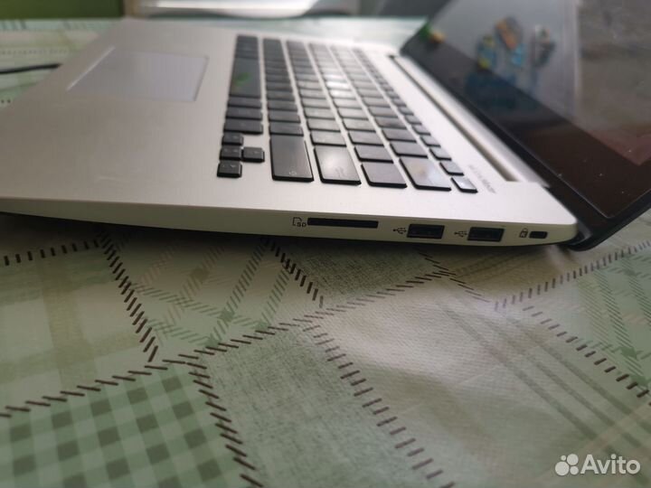 Ноутбук Asus i7