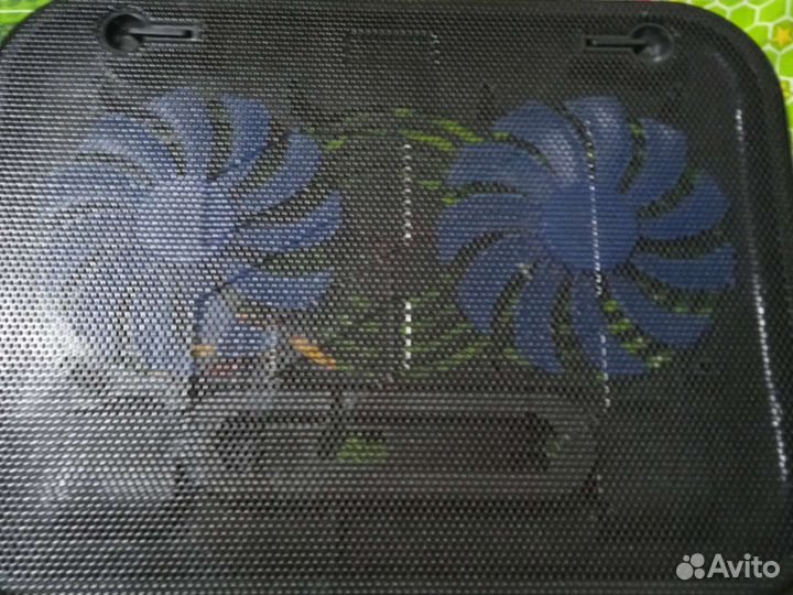 Подставка с охлаждением для ноутбука